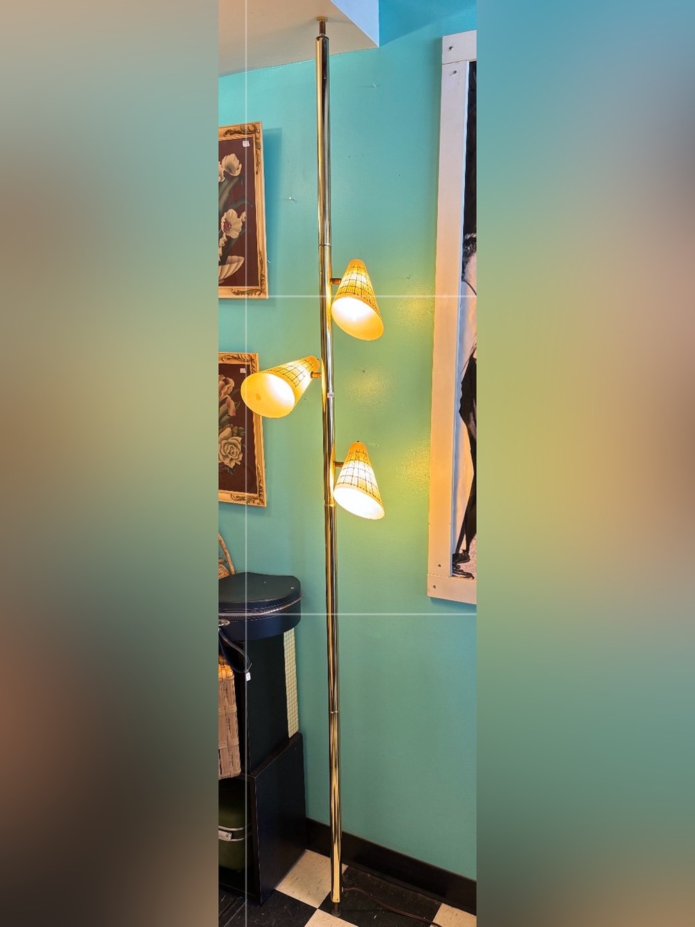 MCM tension pole lamp